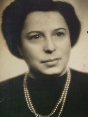 Portrét Gisi Fleischmannovej s perlami. 40. roky